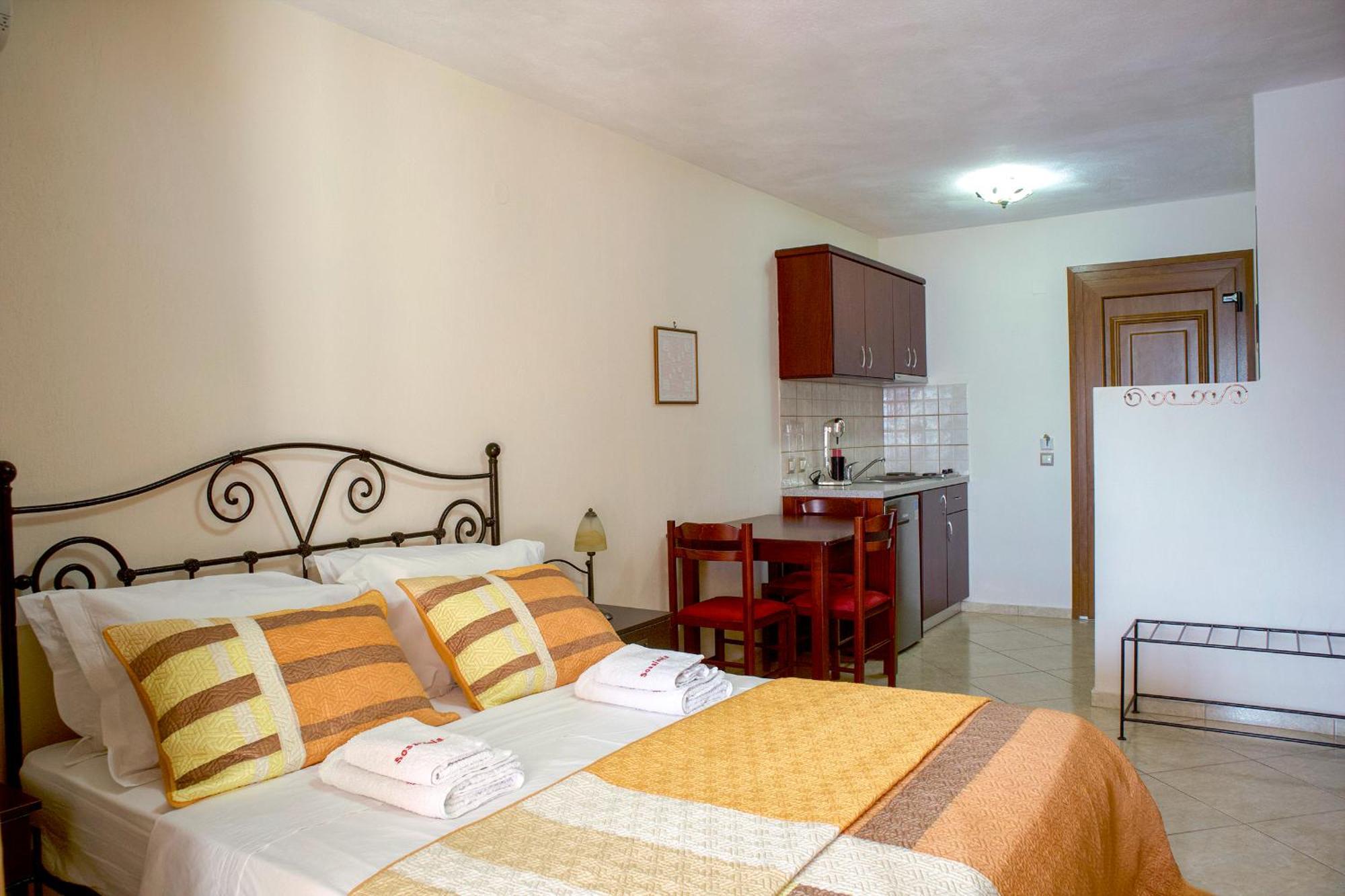 Sossinola Aparthotel Steni Vala Alonissos Exterior photo